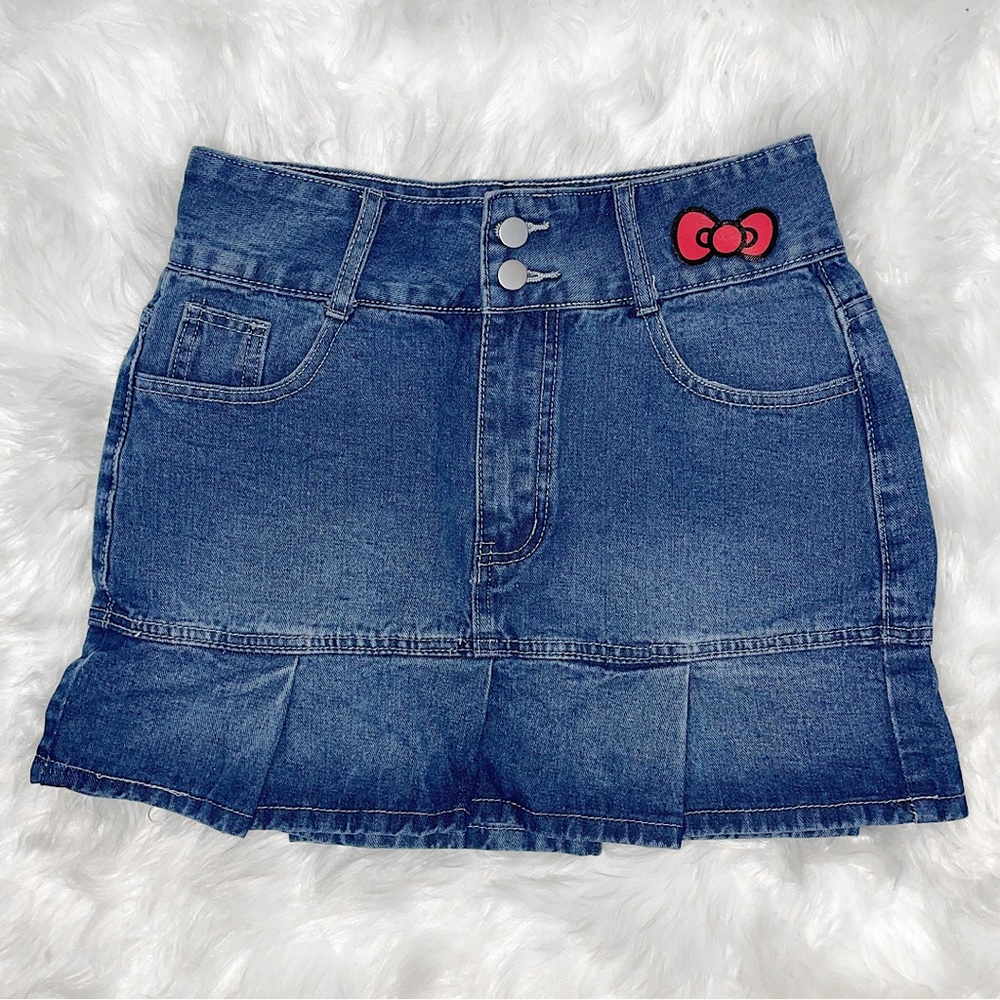 Hello kitty denim skirt !!
